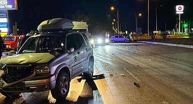 Tokat'ta cip ile otomobilin çarpışması kamerada: 5 yaralı