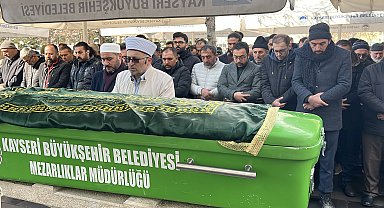 Tokat'ta kalp krizinden ölen doktor, Kayseri'de toprağa verildi