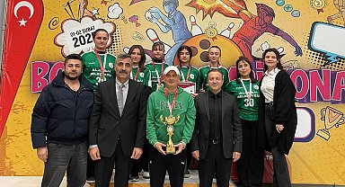 Toplamda 600 km yol kat ederek antrenman yapan gençler, ikinci kez Türkiye Şampiyonu oldu