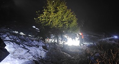 Traktör şarampole devrildi; 1 ölü, 4 yaralı