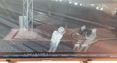 Tren istasyonundan kablo çalan şüpheliler, yakalandı