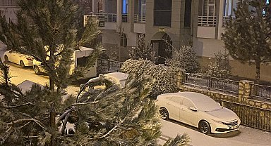 Tunceli'nin 3 ilçesi ile Elazığ'da eğitime 'kar' engeli