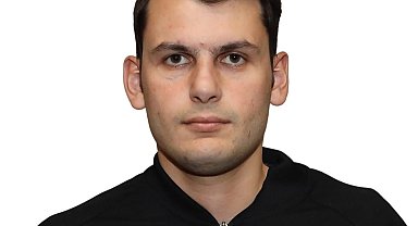 U-17 futbolcusu, maçta kendisine kırmızı kart gösteren hakemi bıçakladı