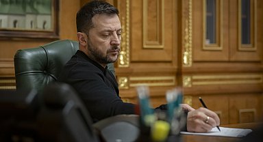 Ukrayna'da 'Zelenskiy'nin yetkilerini kullanma süresinin uzatılmasına' ilişkin tasarı onaylandı