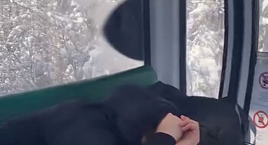 Uludağ'da, teleferikte mahsur kalan tatilciler kurtarıldı