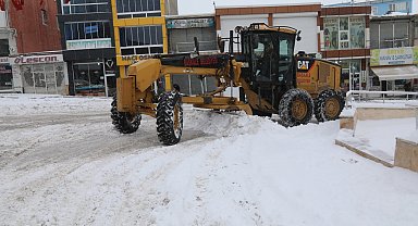 Van'da 81 yerleşim yeri ulaşıma kapandı