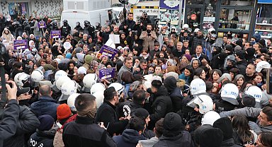 Van'da izinsiz yürüyüşe polis müdahalesi; 17 gözaltı