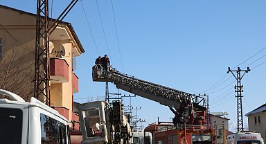 Yangında dumandan etkilenen 3'ü çocuk, 7 kişiyi itfaiye kurtardı