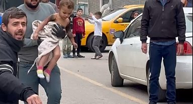 Yangında evde mahsur kalan 3 çocuk, pencerenin korkuluğu sökülerek kurtarıldı