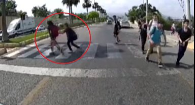 Yaya geçidinde Elif'in öldüğü, arkadaşının ağır yaralandığı kaza kamerada