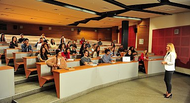 YÖK: Yükseköğretime kayıtlı kadın oranı yüzde 53'e ulaştı