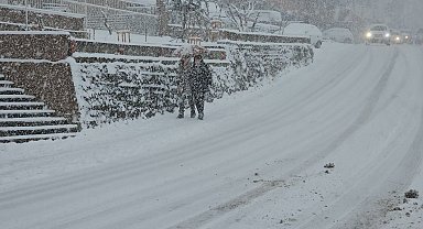 Zonguldak'ta okullar tatil edildi, 81 köy yolu kapandı
