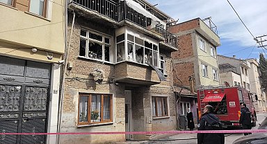 2'nci kattaki daire yandı