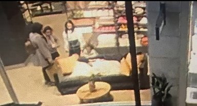 3 yaşındaki Elif'e AVM'de köpek saldırdı; o anlar kamerada