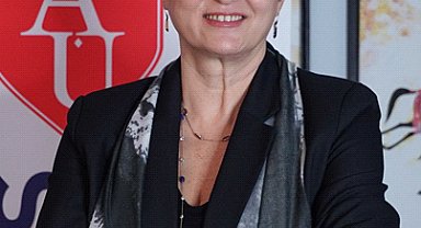 'Kadınlar akademide görünür ancak yükseldikçe sayıları azalıyor'