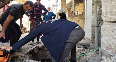 4 metre derinliğindeki kuyuya düşüp yaralandı