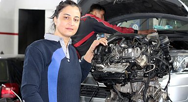 8 yıllık oto tamircisi Döndü: Hem anne hem ustayım