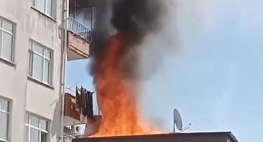 9 katlı binada çatı yangını