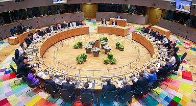 AB liderleri, olağanüstü zirvede bir araya geldi