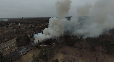 ABD'de küçük uçak yerleşim alanına düştü