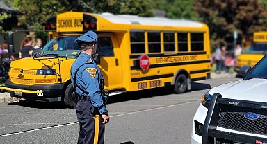 ABD'nin New Jersey eyaletinde okul otobüsünün devrilmesi sonucu 15 kişi yaralandı