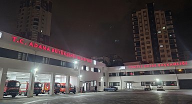 Adana'da itfaiye erleri, sahuru görev başında yapıyor