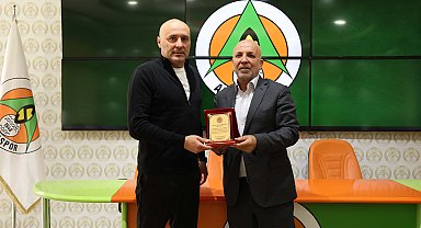 Alanyaspor'da Sami Uğurlu ile yollar ayrıldı