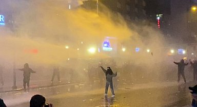Ankara'da 'İmamoğlu' protestosunda polisten göstericilere TOMA'lı müdahale; gözaltılar var