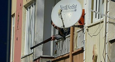 Annesini rehin aldı, komşusunu yaraladı, polislere ateş açtı; çatışmada öldü