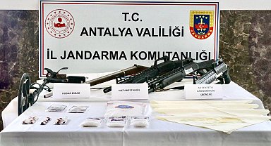 Antalya'da suç örgütü operasyonuna 21 tutuklama