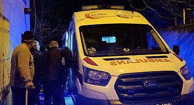 Arkadaşlarıyla birlikte otururken çıkan tartışmada tabancayla vuruldu