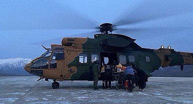 Askeri helikopter, rahatsızlanan bebek için havalandı