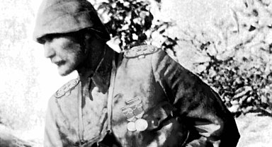 Atatürk, Çanakkale'de kahramanlıkları fotoğraflayan Necati öğretmenin ordu fotoğrafçısı olmasını teklif etmiş