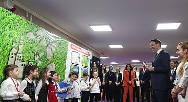 Bakan Bayraktar, kreşte 'Sıfır Atık' etkinliğine katıldı