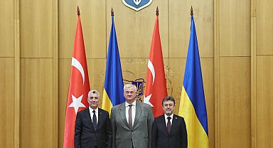 Bakan Bolat ve Bakan Yumaklı, Ukrayna Dışişleri Bakanı Sybiha ile bir araya geldi