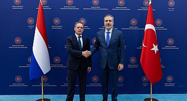 Bakan Fİdan, Hollandalı mevkidaşı Veldkamp ile bir araya geldi