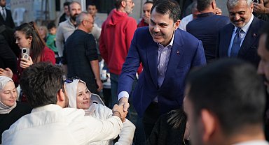 Bakan Kurum, Hatay'da depremzedelerle sokak iftarında buluştu