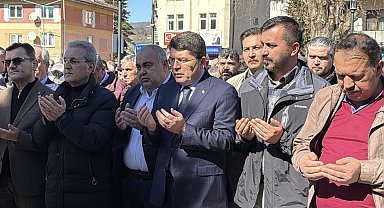 Bakan Tunç, Bartın'da eski belediye başkanının cenazesine katıldı