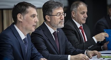 Bakan Yumaklı, Kiev'de Ukrayna Tarım Bakanı Koval ile bir araya geldi