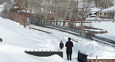 Bingöl'de kar; 130 köy yolu ulaşıma kapandı