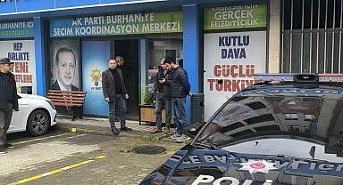 Burhaniye'de AK Parti İlçe Başkanlığı'na taşlı saldırı
