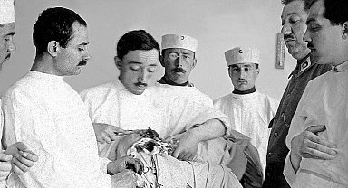 Çanakkale Savaşları'nda çok sayıda tıp fakültesi öğrencisi görev yapmış