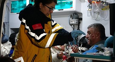 Çanakkale'de tur otobüsü yoldan çıktı; 11 yaralı