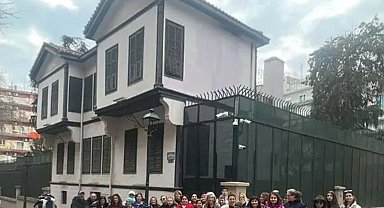 Çanakkale'de tur otobüsü yoldan çıktı; 37 yaralı