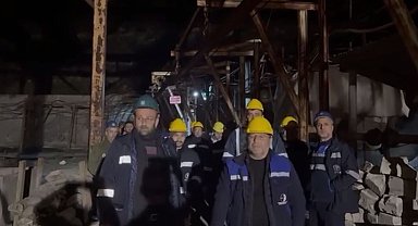 Çayırhan Termik Satrali işçileri kendilerini madene kapattı