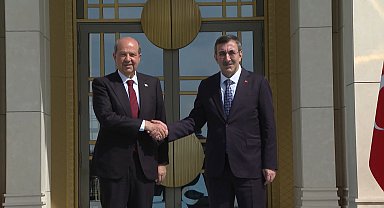 Cevdet Yılmaz, KKTC Cumhurbaşkanı Tatar ile bir araya geldi