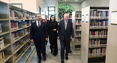 Cumhurbaşkanı Erdoğan, AK Kütüphane'yi ziyaret etti