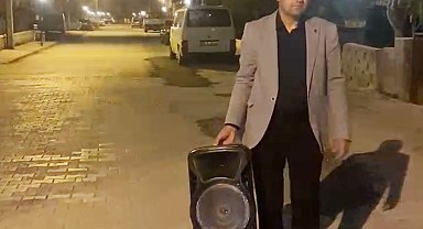 Davulcu gelmeyen mahallenin muhtarı hoparlör ile sahura kaldırıyor