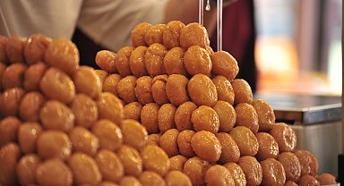 Dedesinin üretip tarifini sır gibi sakladıkları 'ramazan helvası', 65 yıldır iftar sofralarını tatlandırıyor