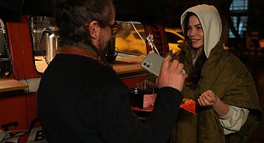 Demet Özdemir'e kıtalararası kutlama